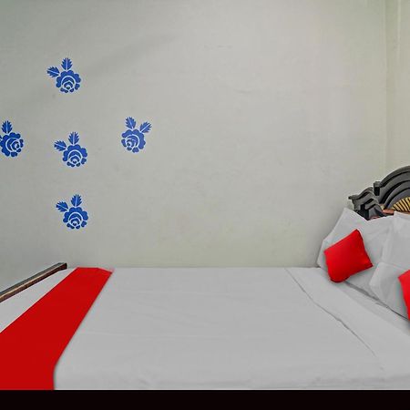 Oyo Flagship 81051 Sri Sai Manikanta Hotel Haidarábád Kültér fotó