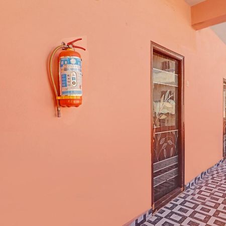 Oyo Flagship 81051 Sri Sai Manikanta Hotel Haidarábád Kültér fotó