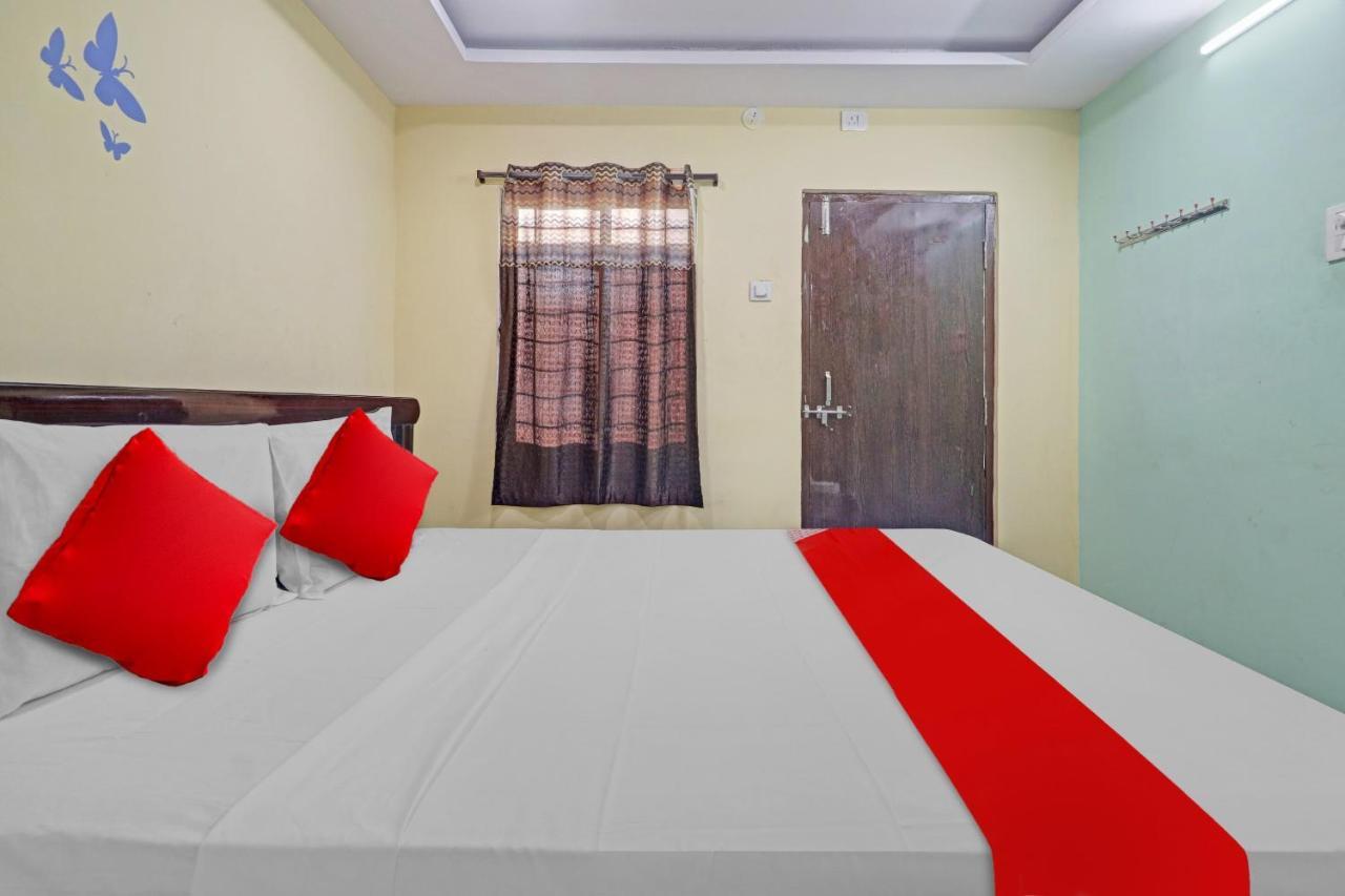 Oyo Flagship 81051 Sri Sai Manikanta Hotel Haidarábád Kültér fotó