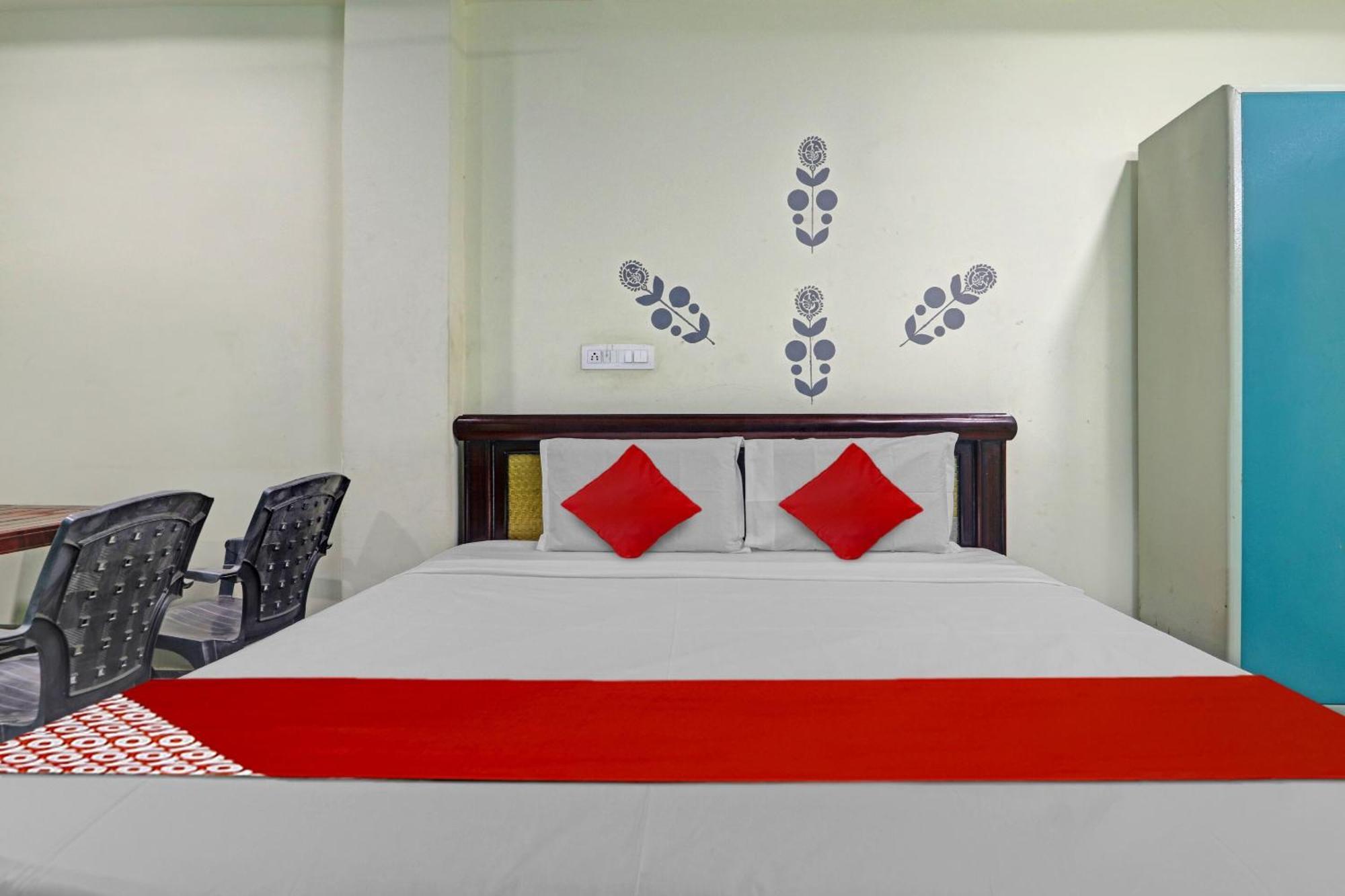 Oyo Flagship 81051 Sri Sai Manikanta Hotel Haidarábád Kültér fotó