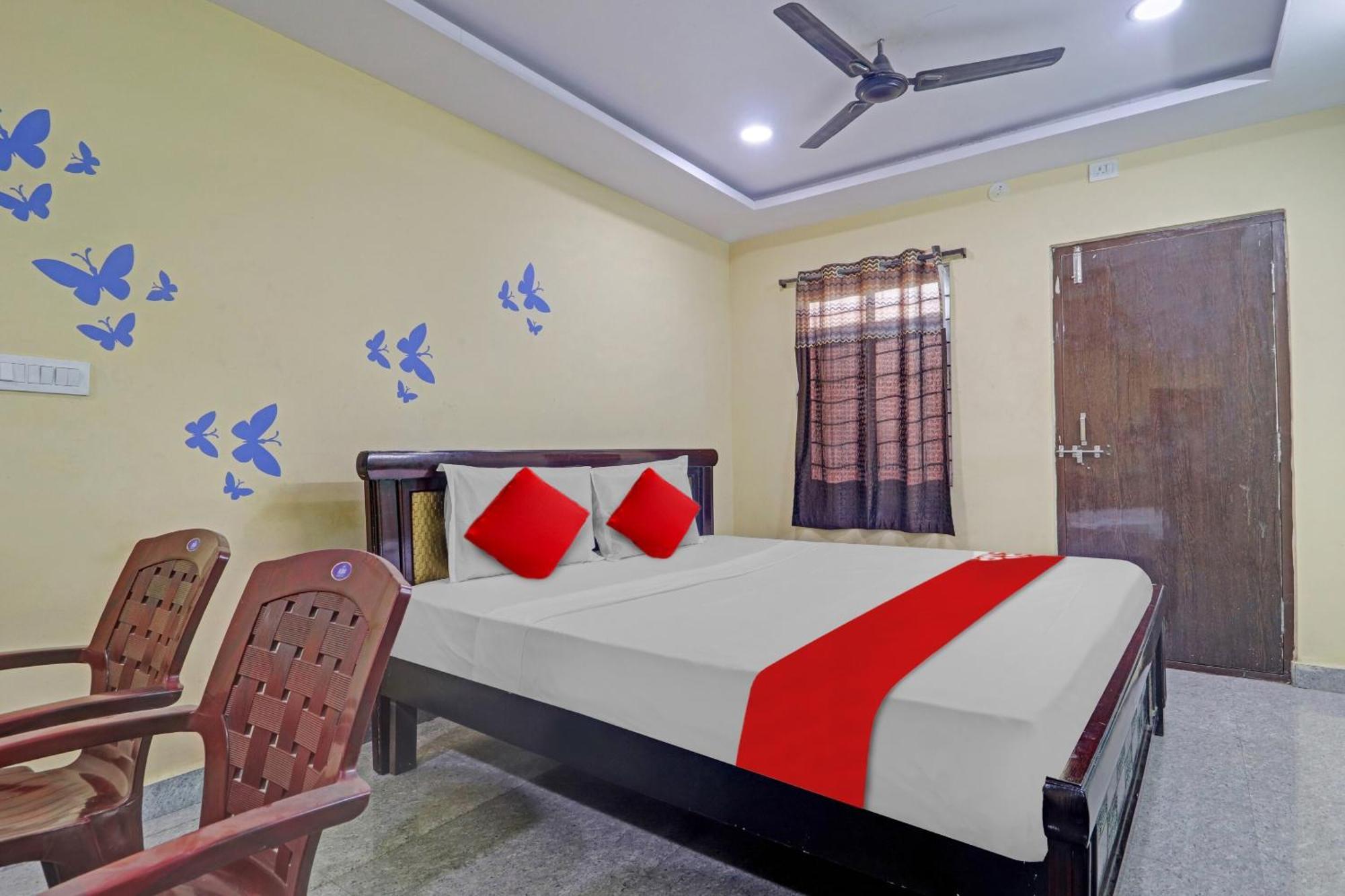 Oyo Flagship 81051 Sri Sai Manikanta Hotel Haidarábád Kültér fotó
