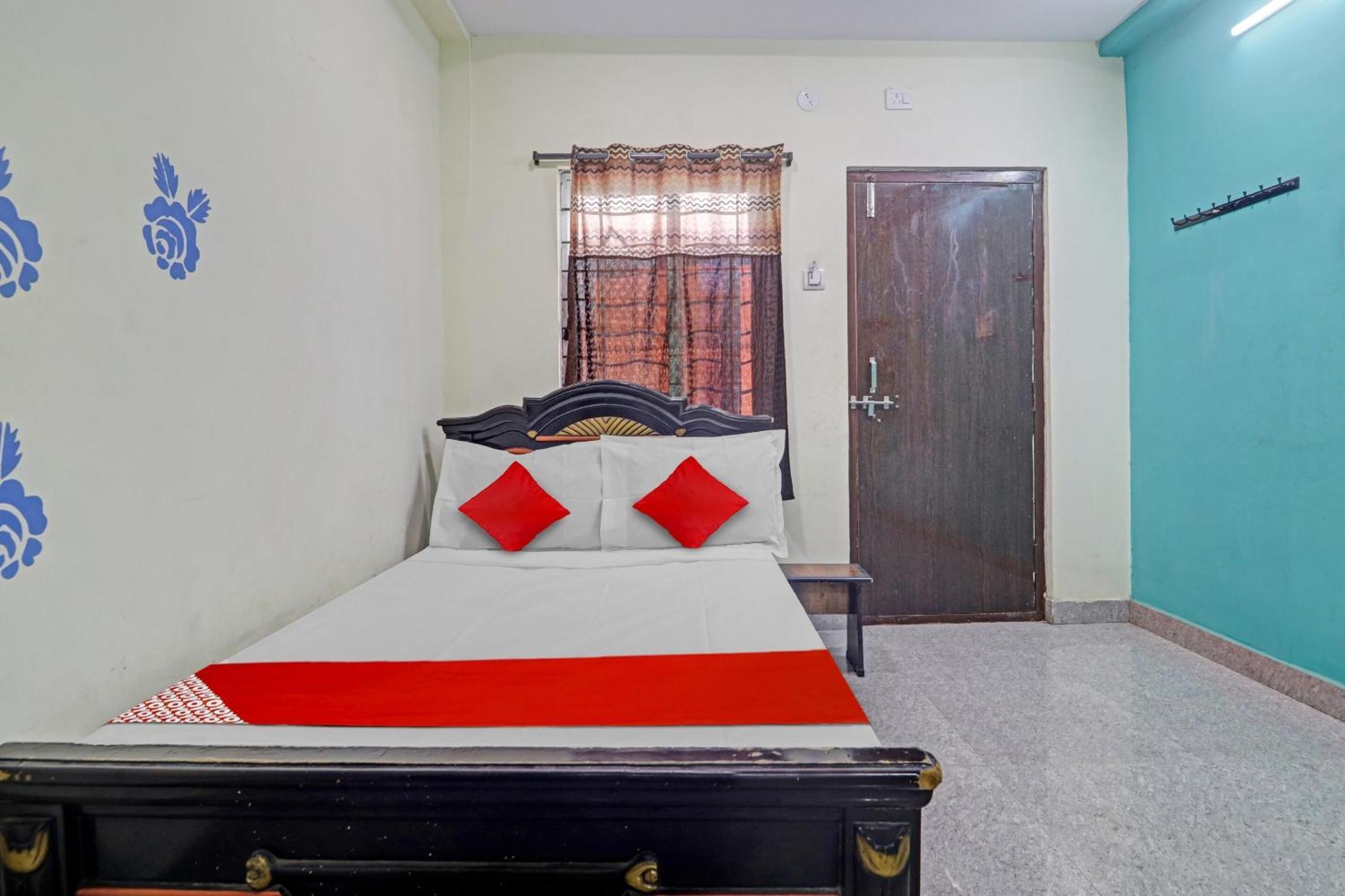 Oyo Flagship 81051 Sri Sai Manikanta Hotel Haidarábád Kültér fotó