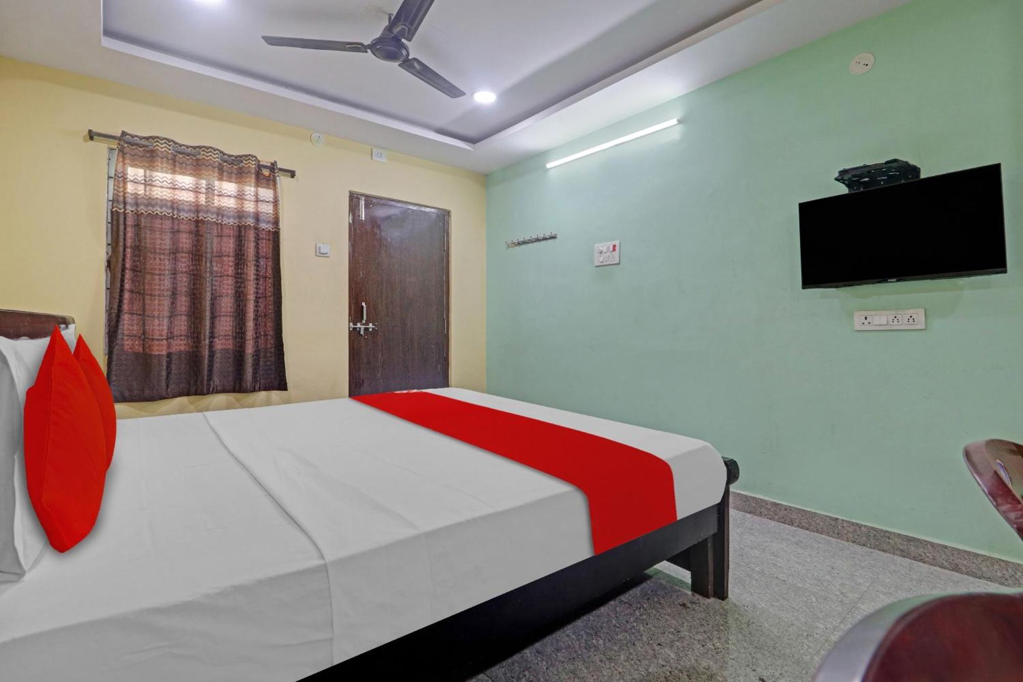 Oyo Flagship 81051 Sri Sai Manikanta Hotel Haidarábád Kültér fotó
